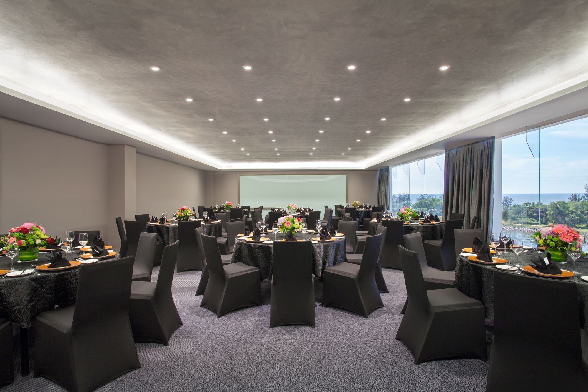 Pullman Miri Waterfront Otel Dış mekan fotoğraf The Westin Ballroom