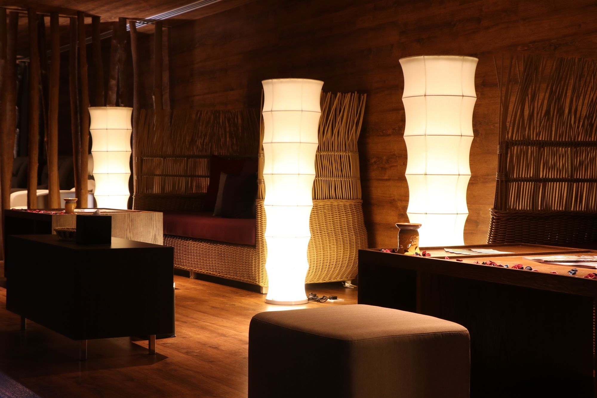 Pullman Miri Waterfront Otel Dış mekan fotoğraf Interior of the spa