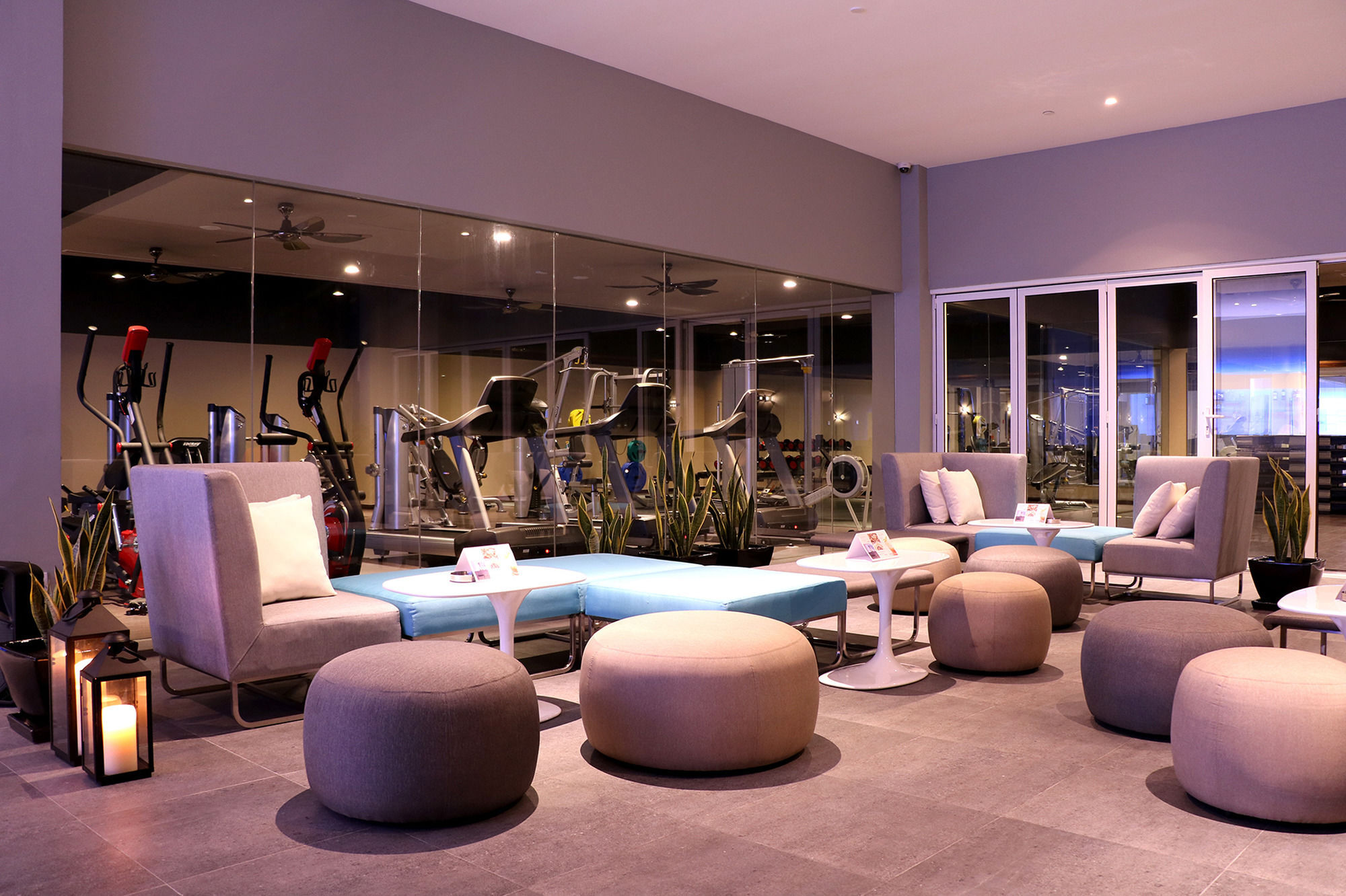 Pullman Miri Waterfront Otel Dış mekan fotoğraf The gym at the hotel