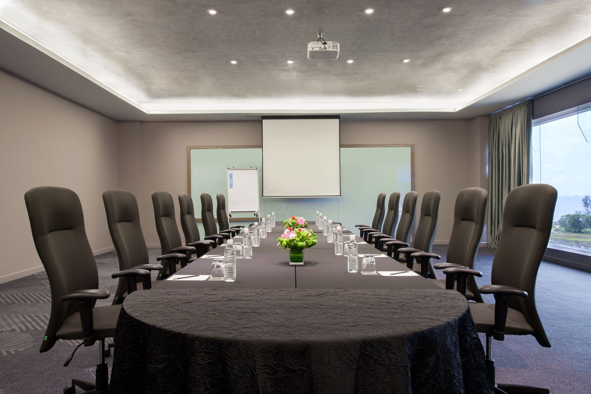 Pullman Miri Waterfront Otel Dış mekan fotoğraf Meeting room