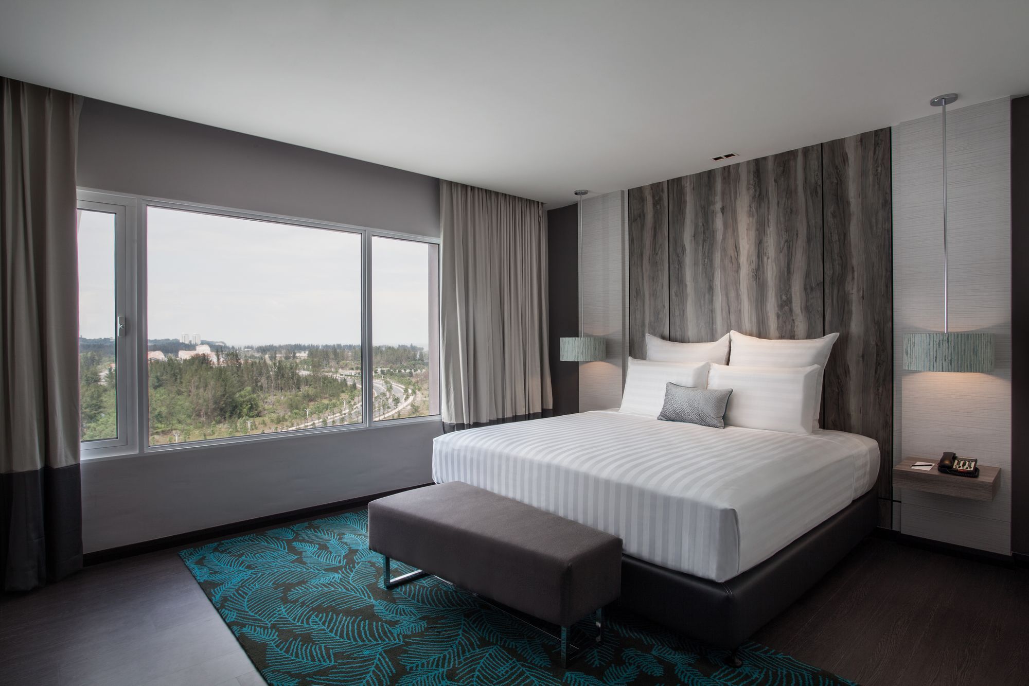 Pullman Miri Waterfront Otel Dış mekan fotoğraf Executive Suite bedroom